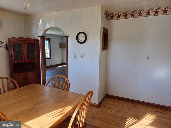 4th image of 3357 Golden Hill Rd