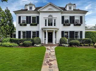 42 Magoun Rd, West Islip, NY 11795