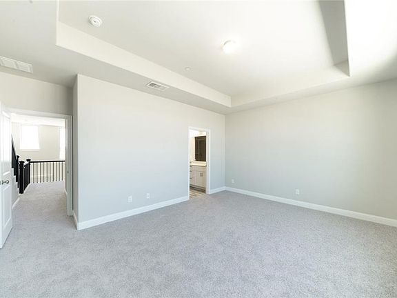 5th image of 2544 Plumas Dr