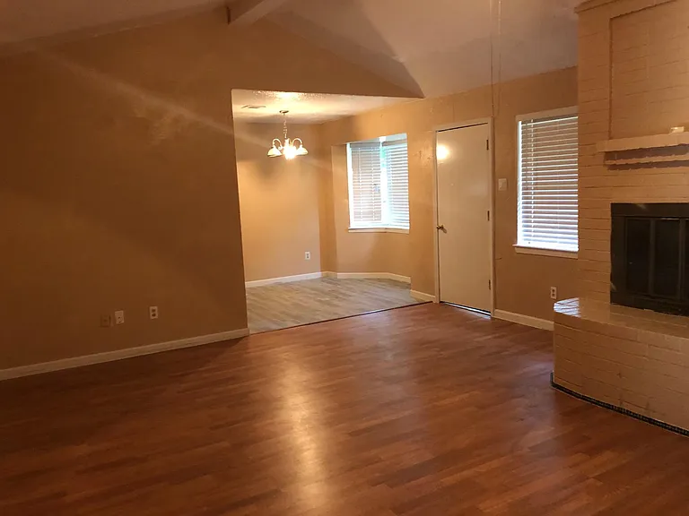 323 Kingsport St — Photo 1