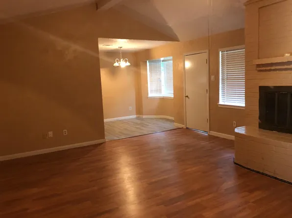 323 Kings Port St, Crosby, TX 77532