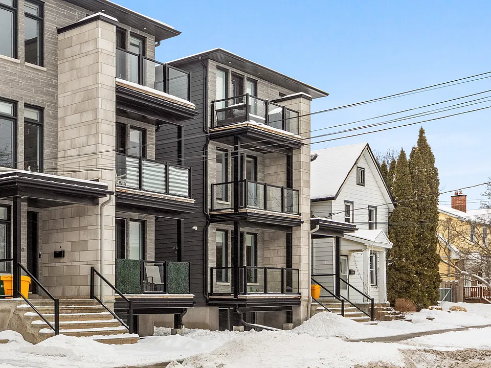343 Tweedsmuir Ave #C