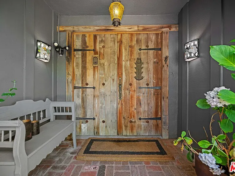 16582 Calneva Dr — Photo 4