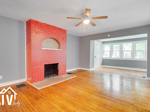 3rd image of 4044 Boulevard Pl #A