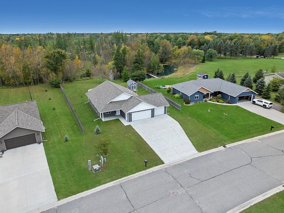 1st image of 470 Spruce Dr