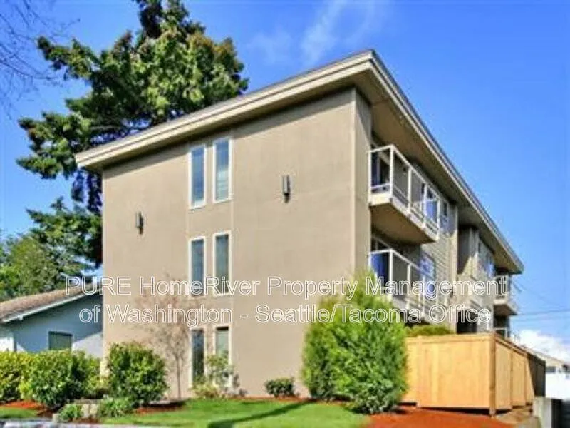 4012 California Ave SW #202