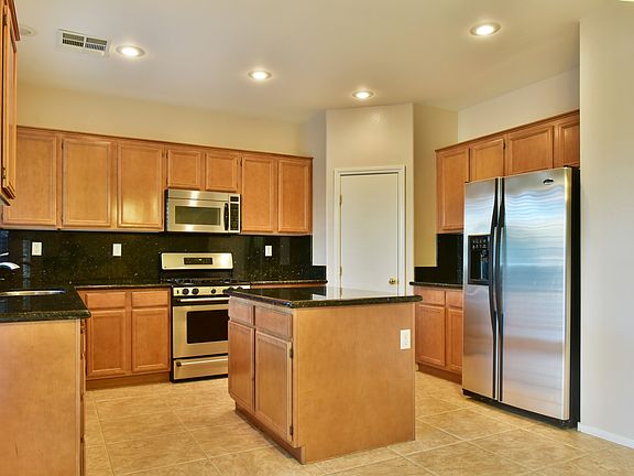 3rd image of 5040 Shadow Valley St