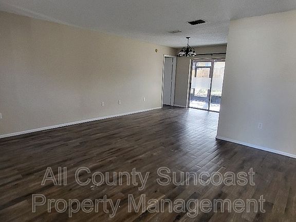5th image of 2606 Country Grove Blvd