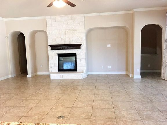 5th image of 401 Autumn Bend Ln