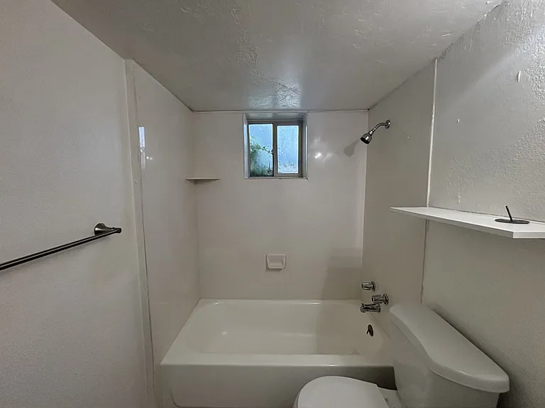 615 E 700 S #5 — Photo 23