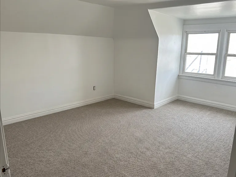 77 Colonial Cir #3 — Photo 5