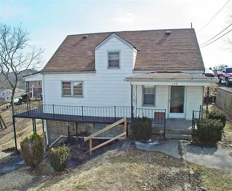 108 Lincoln Ave photo 1