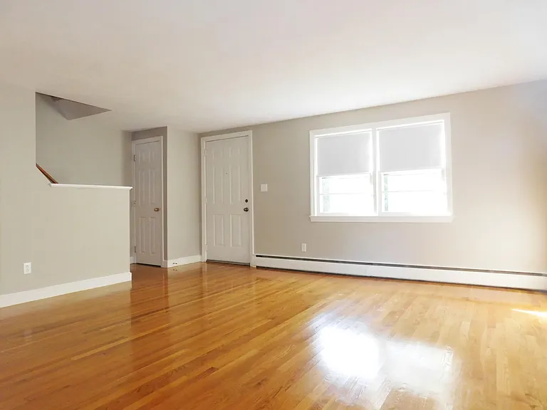 62 Wentworth St — Photo 5