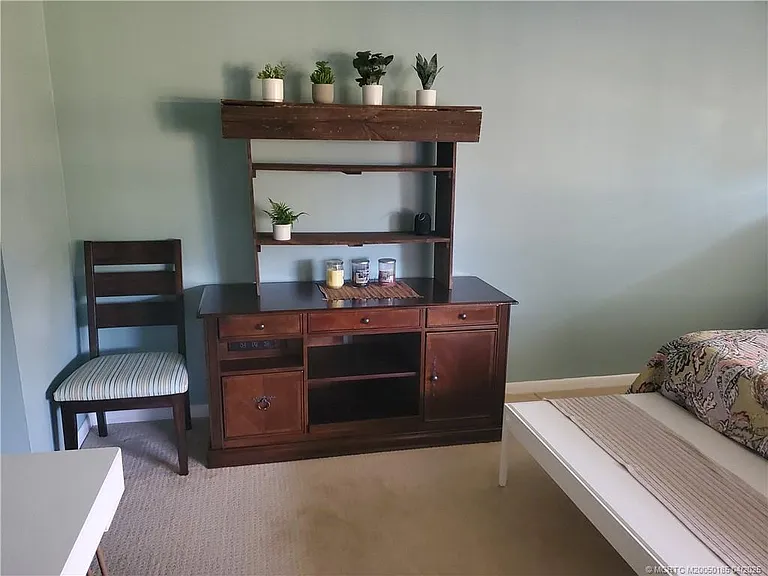 1411 NE 14th Ct #13 — Photo 13