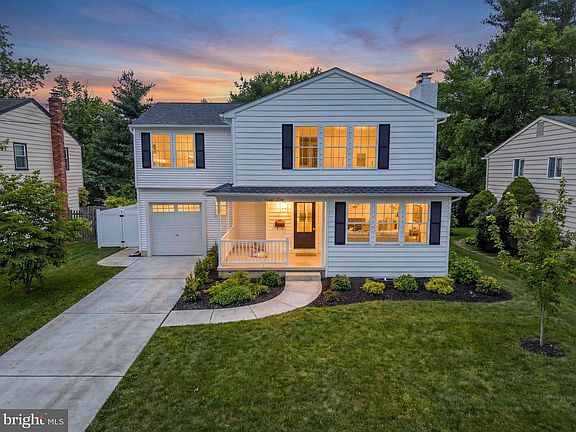 4th image of 615 Pardee Ln