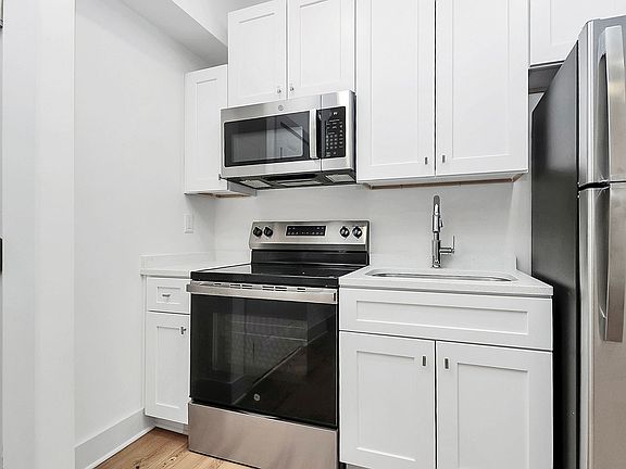 5th image of 3515-106 Markland Dr
