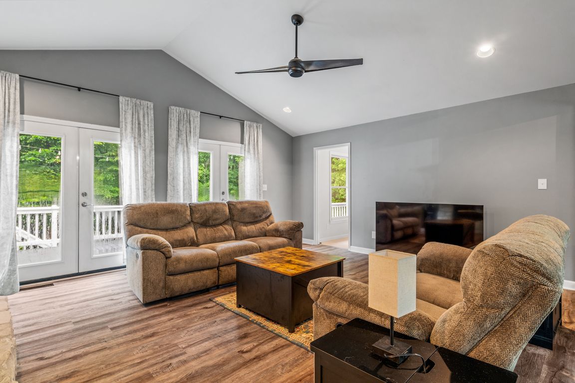 next background image