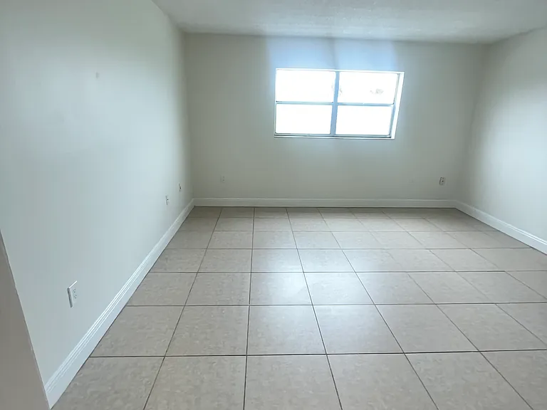120 NW 87th Ave #F2 — Photo 38