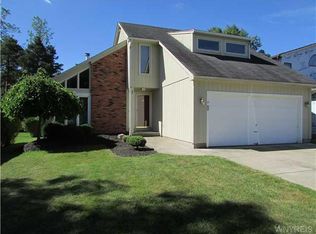 80 Rambling Rd, East Amherst, NY 14051