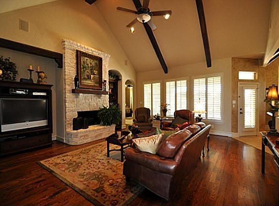 3rd image of 281 Pheasant Hill Dr
