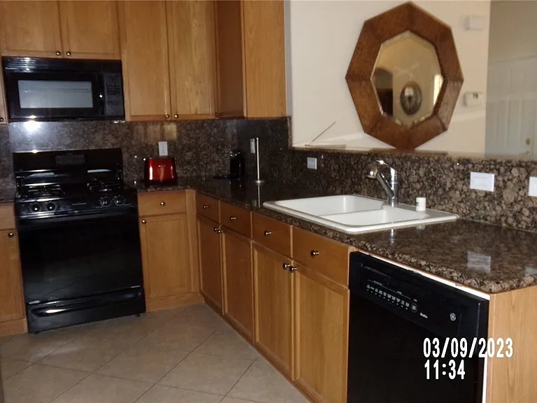 255 Intellectual Ct — Photo 5