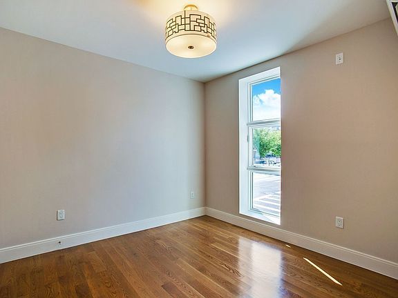 2nd image of 259 Evergreen Ave #A4a