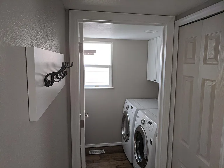 hallway to laundry