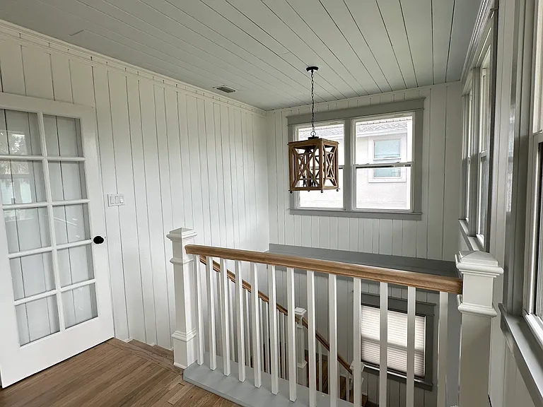 Bright entry