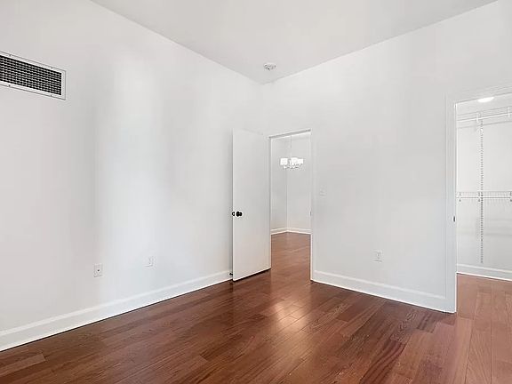 3rd image of 2 Clarendon St APT 204