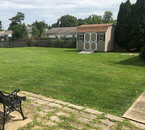 4th image of 228 Stafford Dr