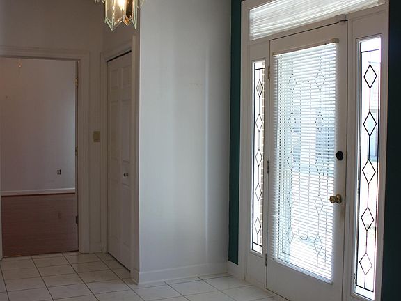 3rd image of 3712 Pineview Pl