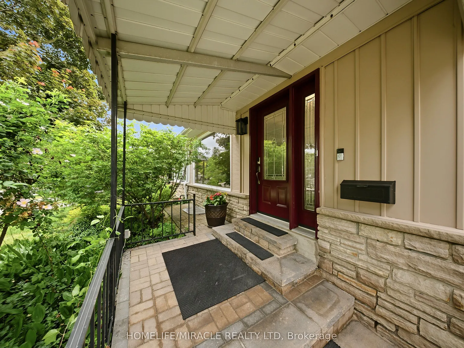 2 bed, $2,500 — Photo 2