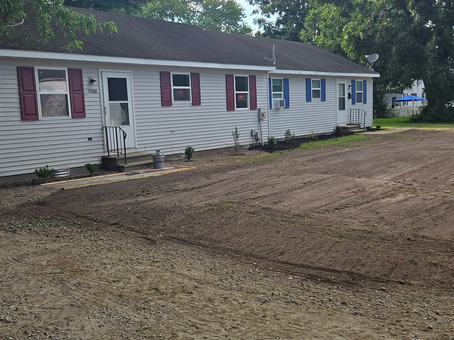 3 bed, 1.0 bath, $1,250 — Photo 1