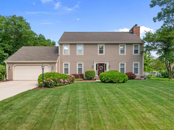9726 West Hunt Club DRIVE, Mequon, WI 53097