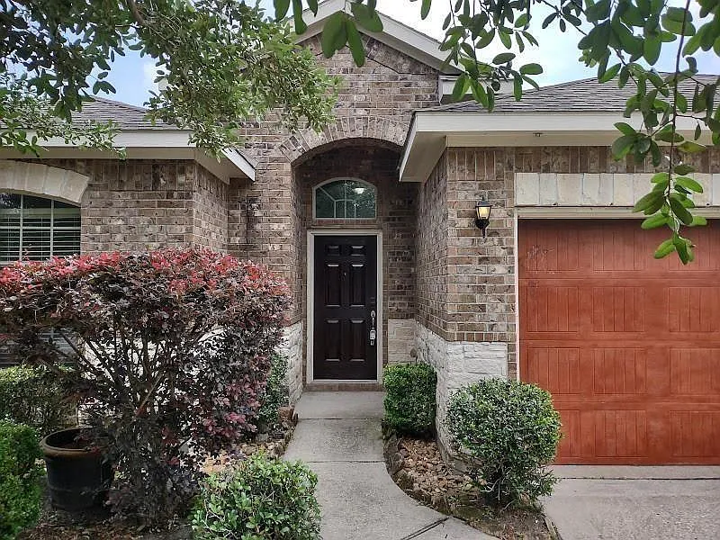 3 bed, 2.0 bath, 1663 sqft, $1,895 — Photo 2