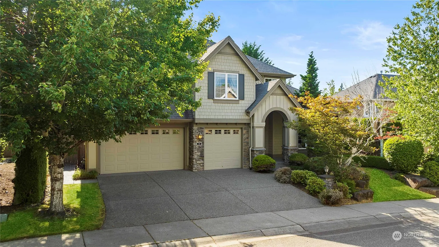 121 259th Avenue NE photo 1