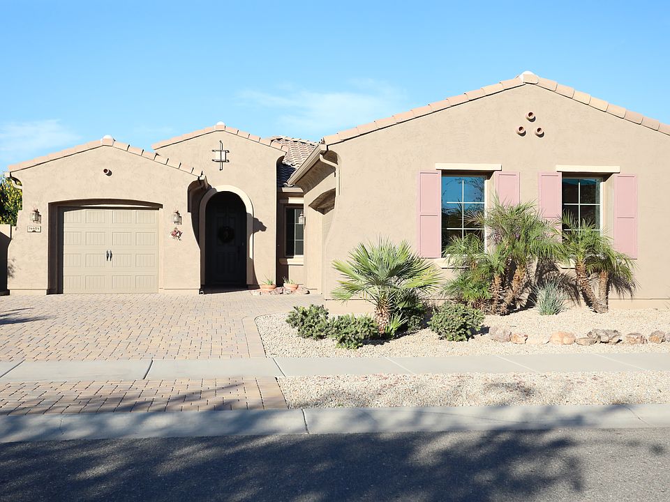 1st image of 14404 W Desert Flower Dr
