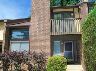 2182 Glencourse Ln, Reston, VA 20191