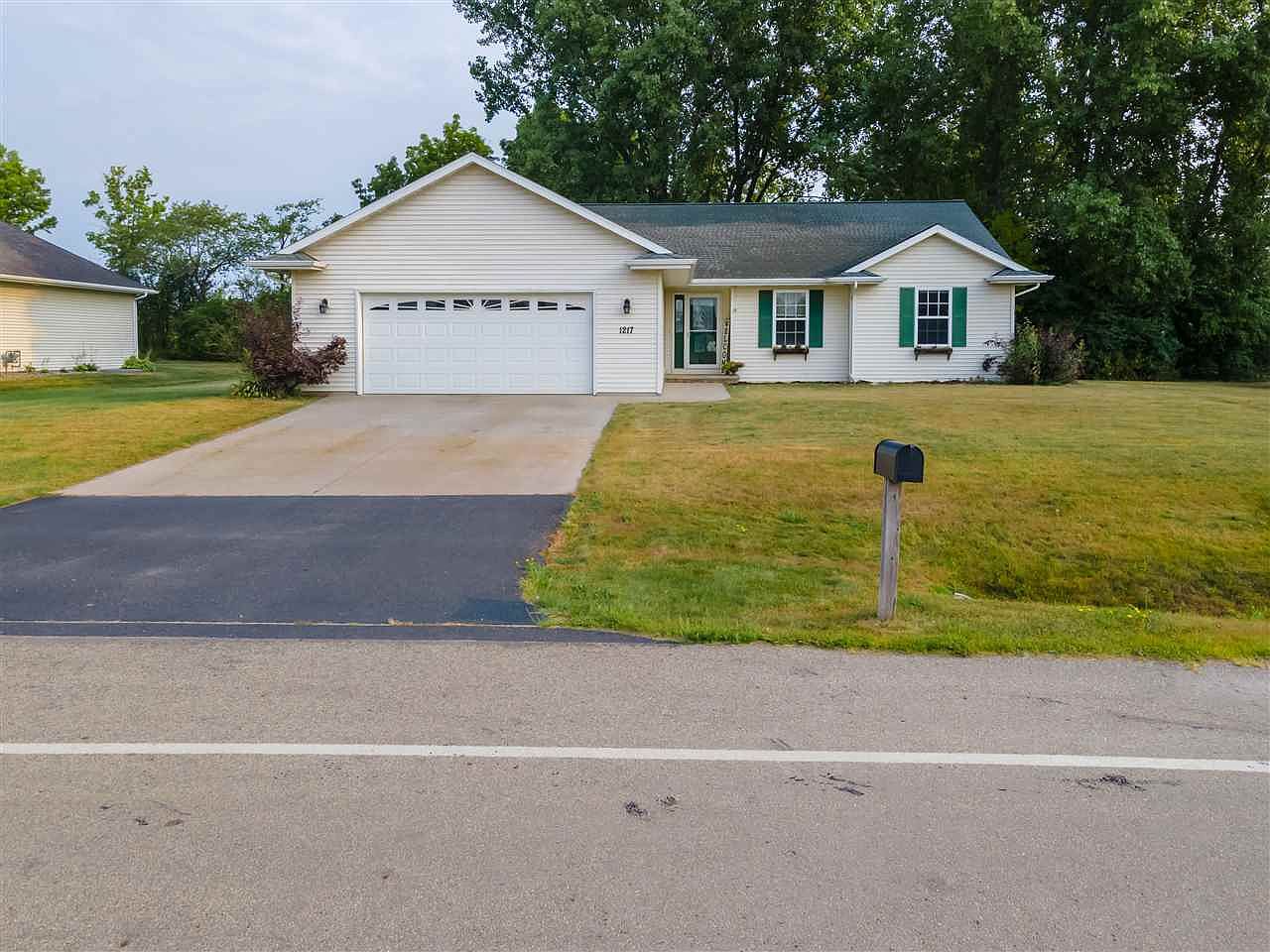 1217 Radcliff Rd, Neenah, WI 54956 Zillow