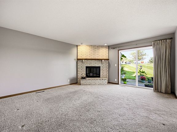 4th image of 4131 Lexington Dr NE APT B