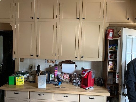 3rd image of 1407 W Dubail St