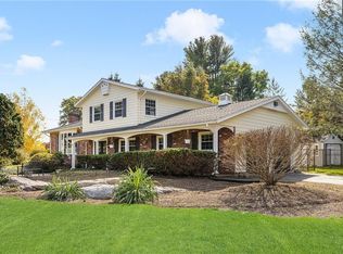 7 Blue Gentian Rd, Cranston, RI 02921
