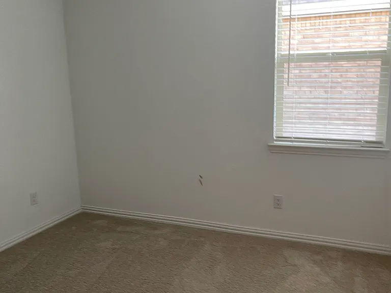 1203 Sassafras Dr — Photo 7