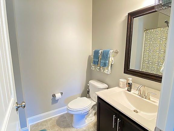 Guest Suite Full Bath