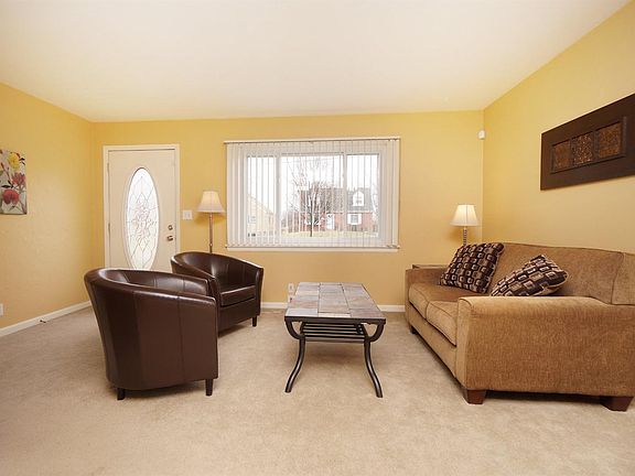 4th image of 8347 Wexford Ave