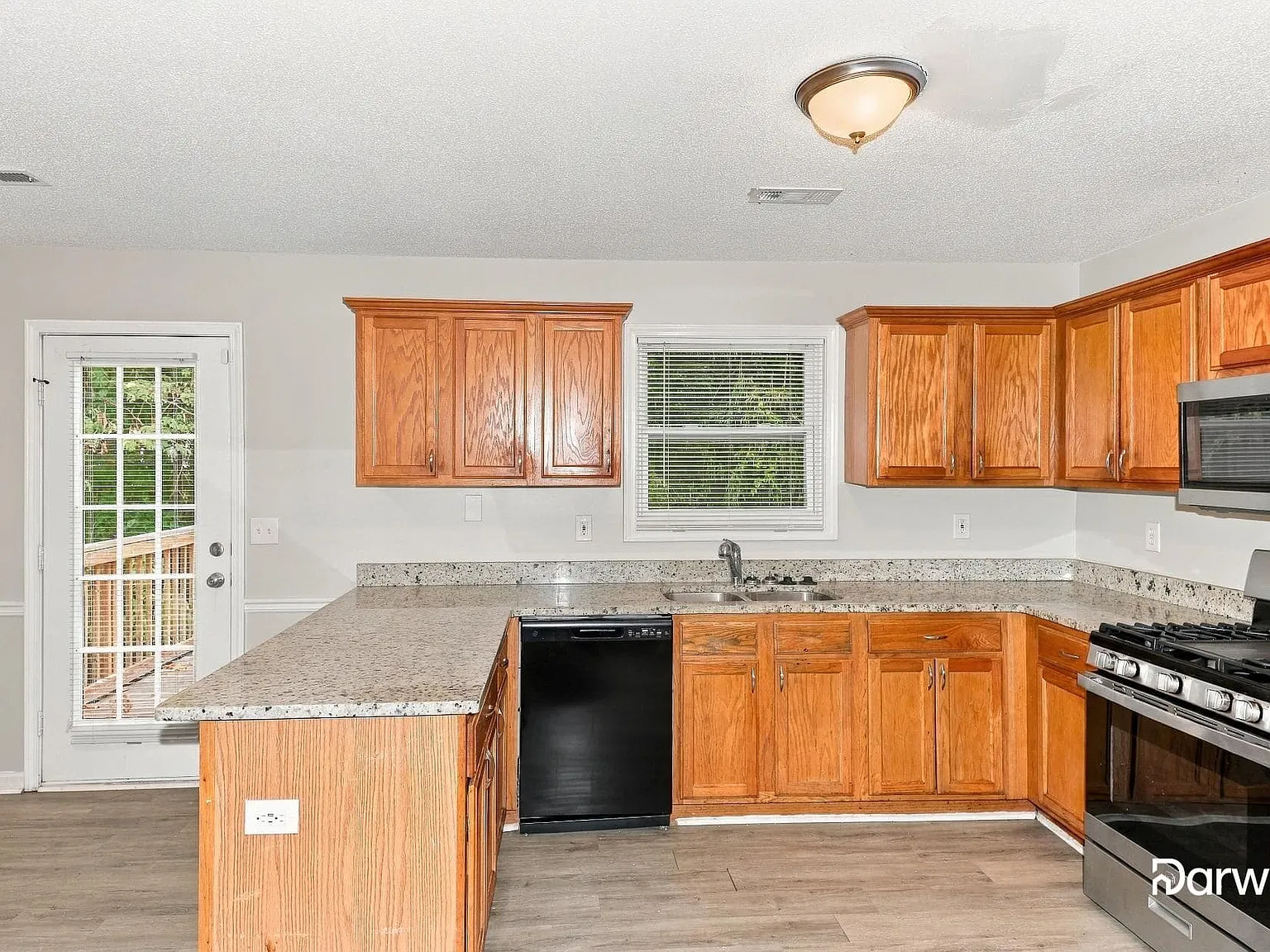 4 bed, 3.0 bath, 1248 sqft, $2,180 — Photo 3