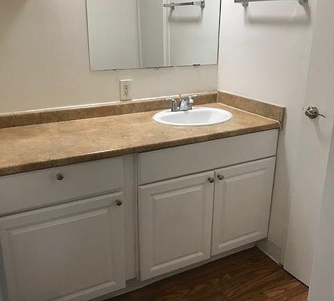 5th image of 731 S New Hampshire Ave APT 3