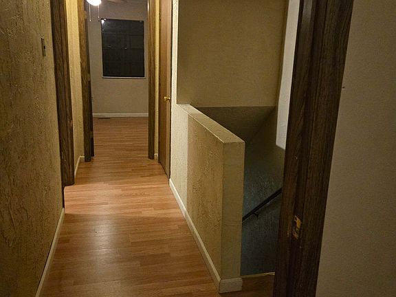 5th image of 306 Meadow Dr #3