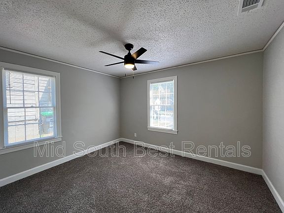 4th image of 1016 Palermo Ave