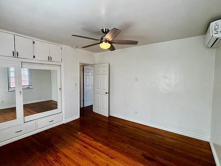 Large 2 bed 1 bath with private outdoor patio- Bankers Hill — Photo 19